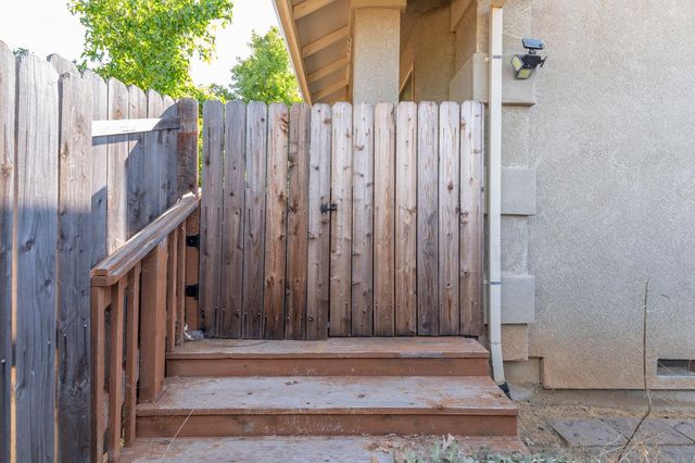 90 Westview Dr, Jackson, CA 95642