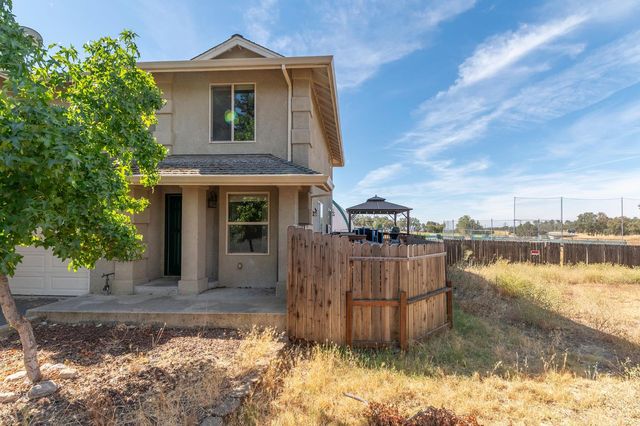 90 Westview Dr, Jackson, CA 95642