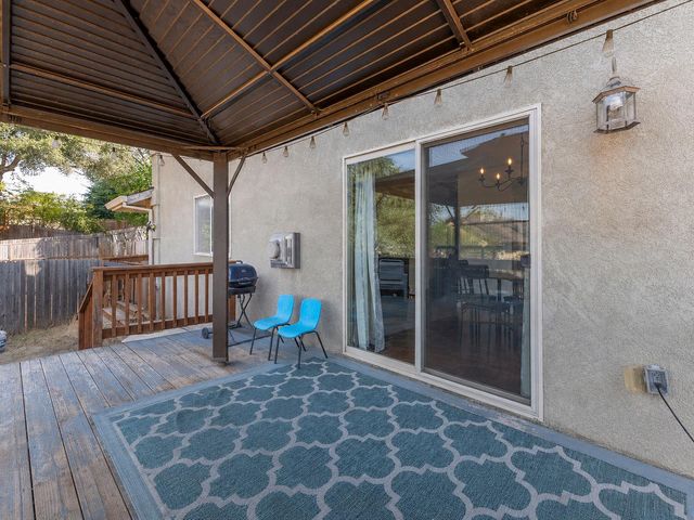 90 Westview Dr, Jackson, CA 95642