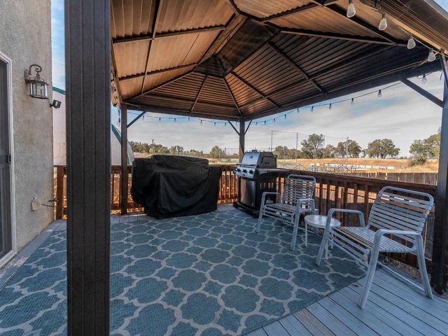 90 Westview Dr, Jackson, CA 95642