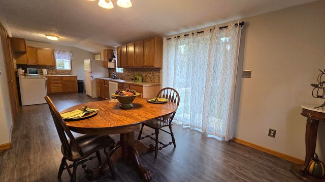 118 E mill Street, Bellevue, MI 49021