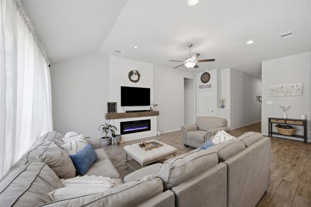 20812 Twisting TRL, Lago Vista, TX 78645