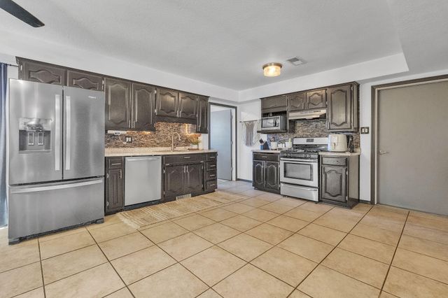 981 Hillside Court SW, Los Lunas, NM 87031