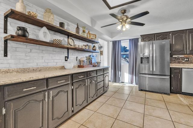 981 Hillside Court SW, Los Lunas, NM 87031