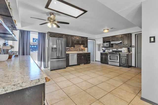 981 Hillside Court SW, Los Lunas, NM 87031