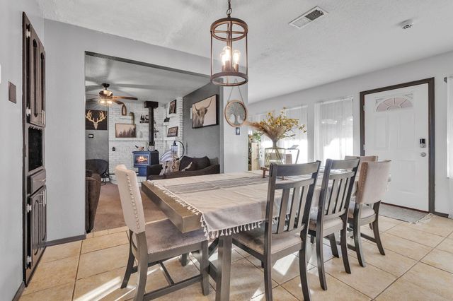 981 Hillside Court SW, Los Lunas, NM 87031