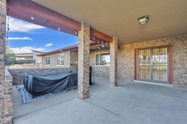 981 Hillside Court SW, Los Lunas, NM 87031
