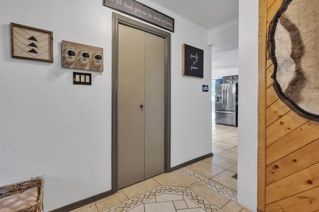 981 Hillside Court SW, Los Lunas, NM 87031