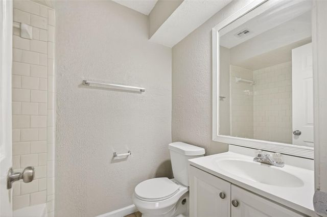 8707 Yvonne Drive, Houston, TX 77044