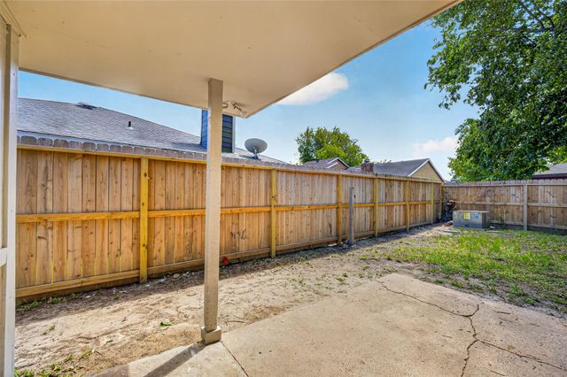 8707 Yvonne Drive, Houston, TX 77044