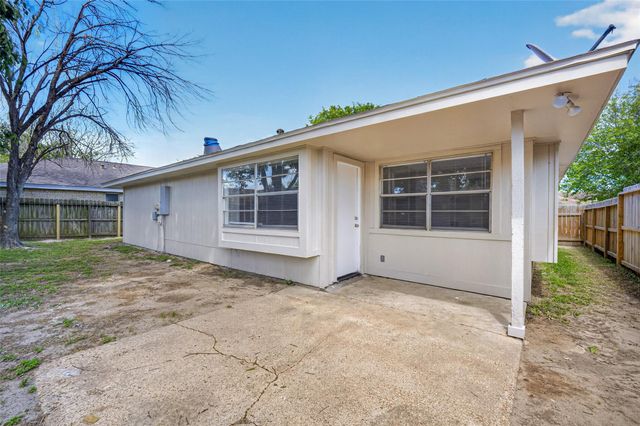 8707 Yvonne Drive, Houston, TX 77044