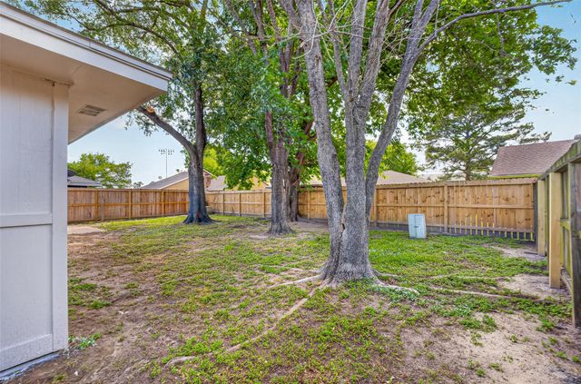 8707 Yvonne Drive, Houston, TX 77044