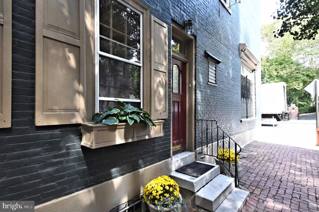 242 S 22ND ST, Philadelphia, PA 19103