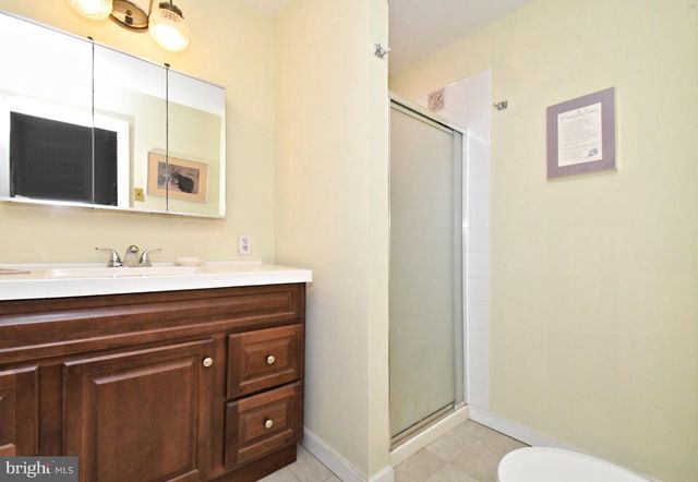 242 S 22ND ST, Philadelphia, PA 19103