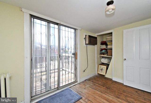 242 S 22ND ST, Philadelphia, PA 19103