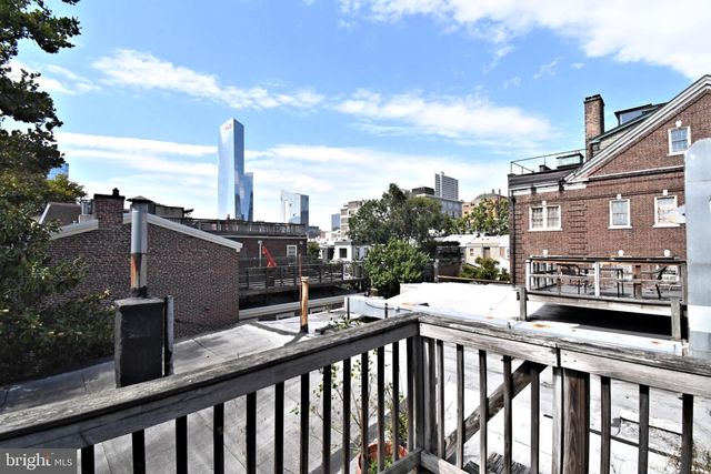 242 S 22ND ST, Philadelphia, PA 19103