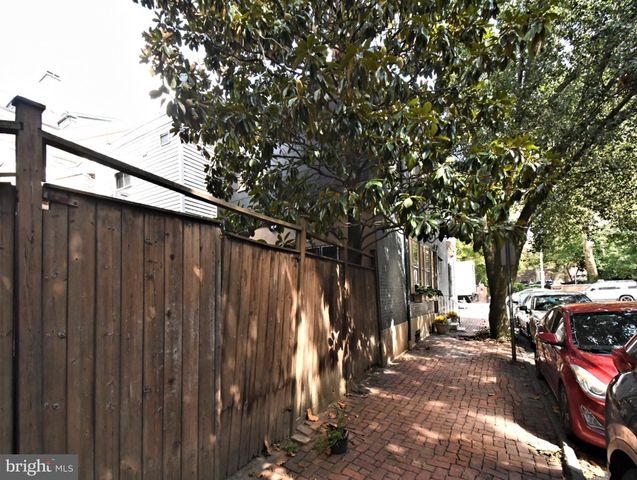 242 S 22ND ST, Philadelphia, PA 19103