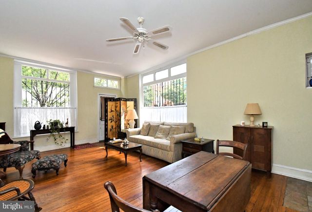 242 S 22ND ST, Philadelphia, PA 19103