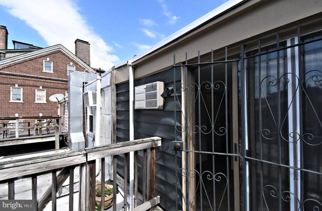 242 S 22ND ST, Philadelphia, PA 19103