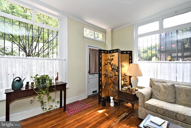 242 S 22ND ST, Philadelphia, PA 19103