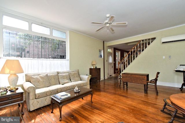 242 S 22ND ST, Philadelphia, PA 19103