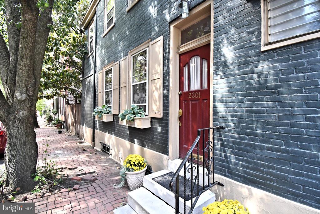 242 S 22ND ST, Philadelphia, PA 19103