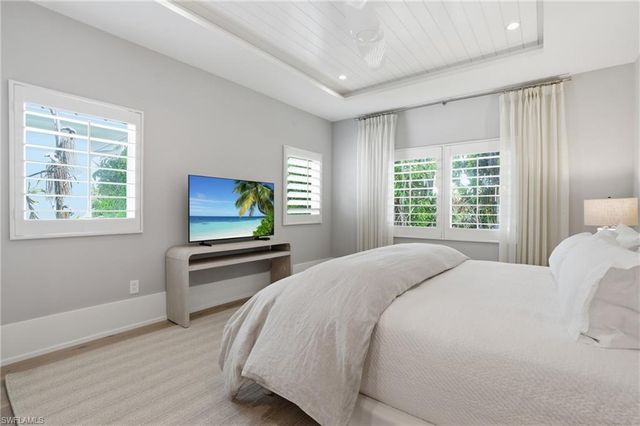 685 2nd ST S, Naples, FL 34102