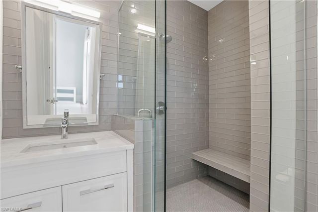 685 2nd ST S, Naples, FL 34102