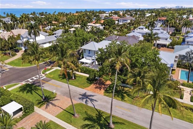 685 2nd ST S, Naples, FL 34102