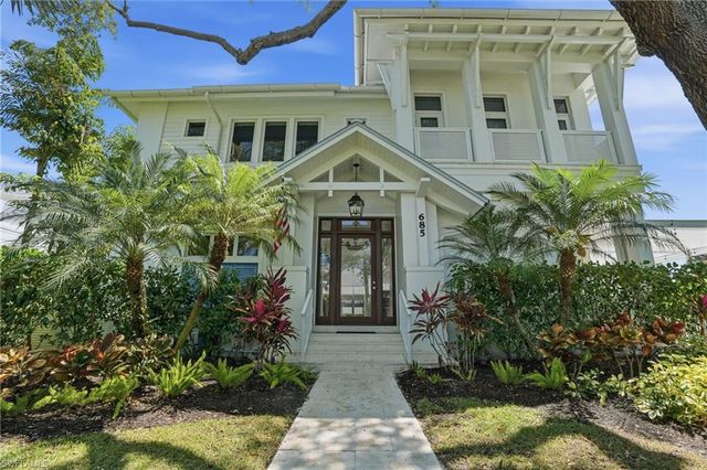 685 2nd ST S, Naples, FL 34102