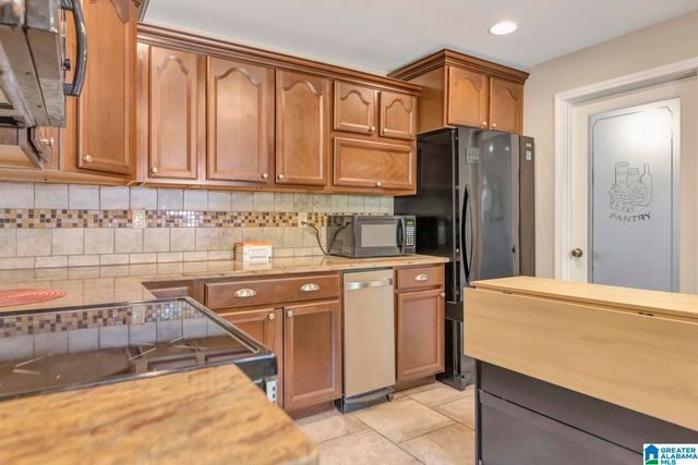 1373 ROCK CREEK ROAD, Hueytown, AL 35023