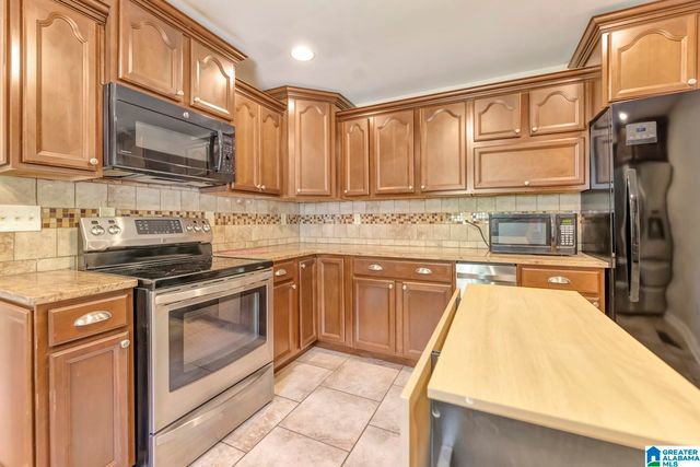 1373 ROCK CREEK ROAD, Hueytown, AL 35023