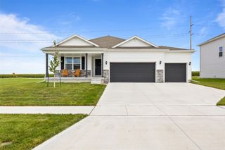 1113 NE Crossing Oaks Drive, Ankeny, IA 50021