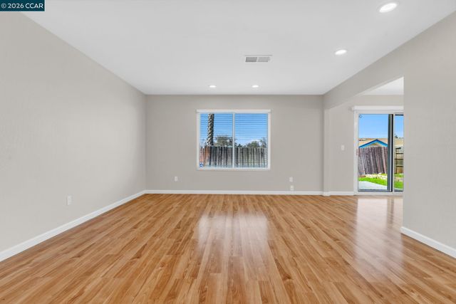 3784 Briarcliff Dr, Pittsburg, CA 94565