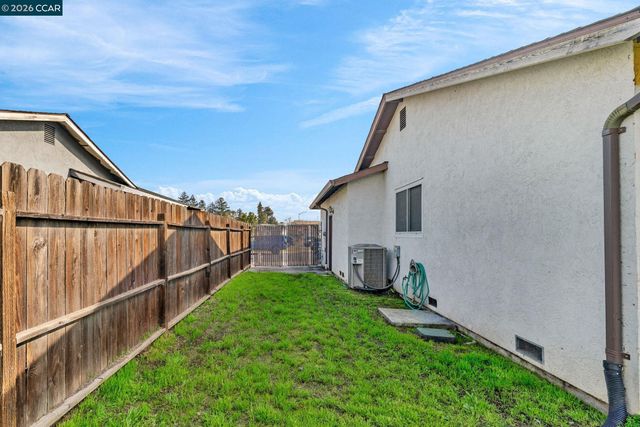 3784 Briarcliff Dr, Pittsburg, CA 94565