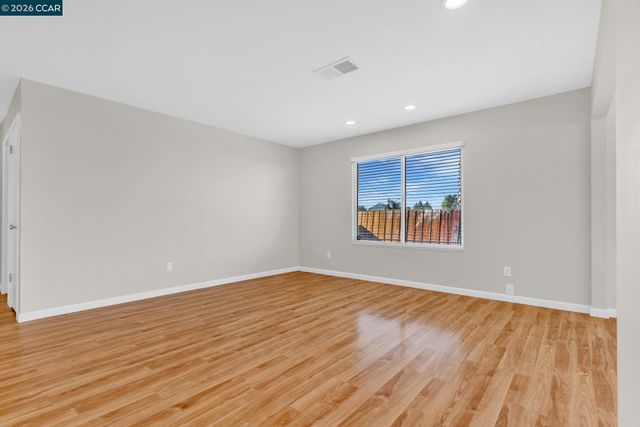 3784 Briarcliff Dr, Pittsburg, CA 94565