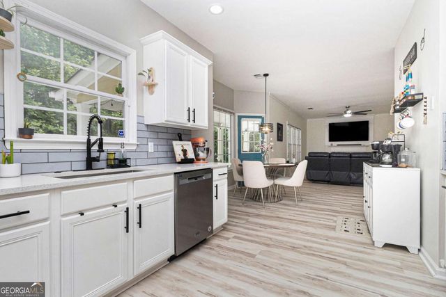 1611 Hillside Bend Crossing, Lawrenceville, GA 30043