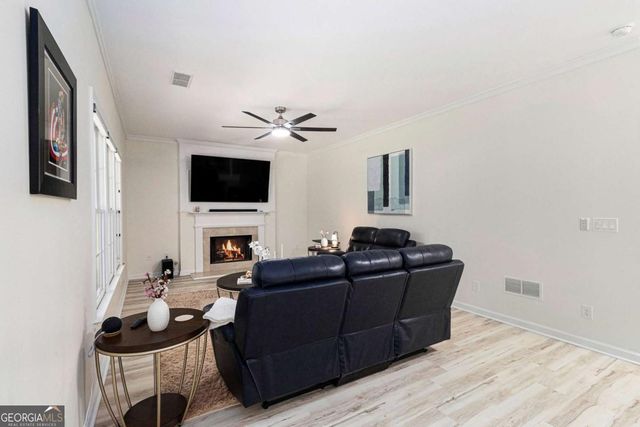 1611 Hillside Bend Crossing, Lawrenceville, GA 30043