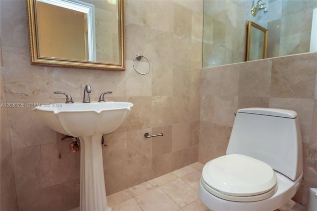 1030 Polk St 1030, Hollywood, FL 33019