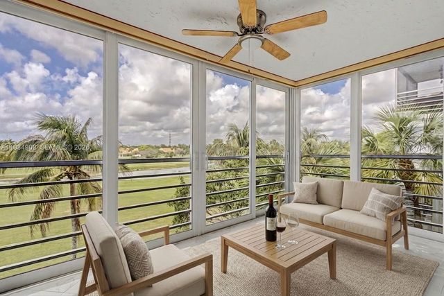 3970 Oaks Clubhouse Dr 407, Pompano Beach, FL 33069