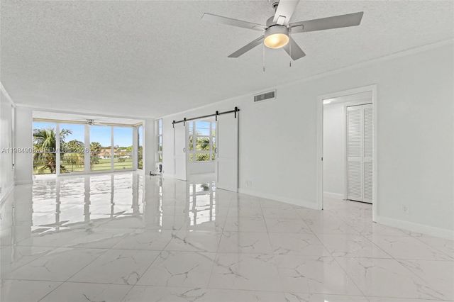 3970 Oaks Clubhouse Dr 407, Pompano Beach, FL 33069
