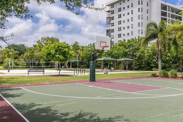 3970 Oaks Clubhouse Dr 407, Pompano Beach, FL 33069