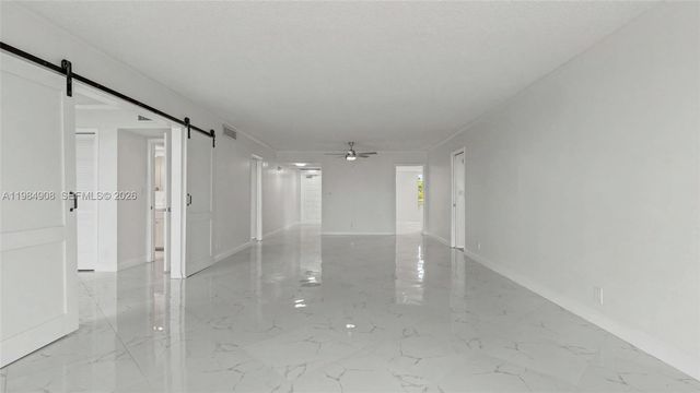 3970 Oaks Clubhouse Dr 407, Pompano Beach, FL 33069