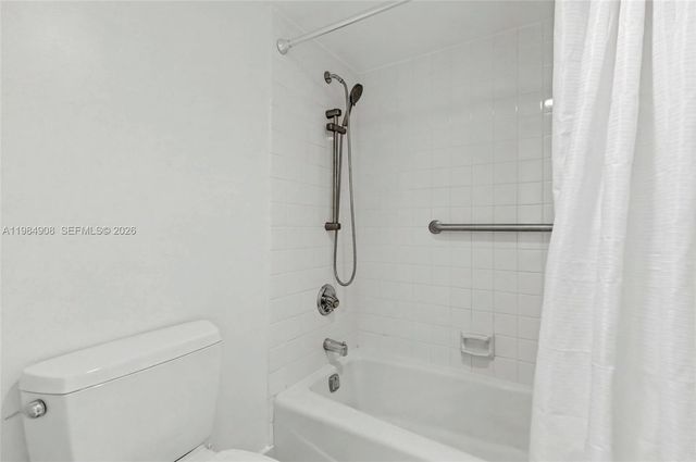 3970 Oaks Clubhouse Dr 407, Pompano Beach, FL 33069