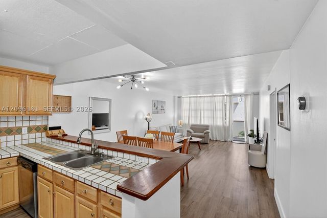 3725 S Ocean Dr 405, Hollywood, FL 33019