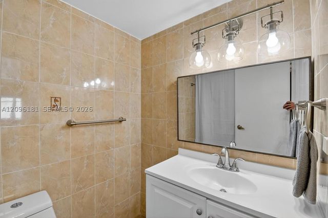 3725 S Ocean Dr 405, Hollywood, FL 33019