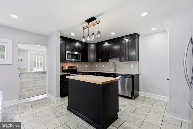 319 POWELL RD, Springfield, PA 19064