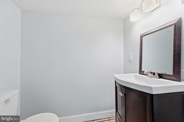 319 POWELL RD, Springfield, PA 19064