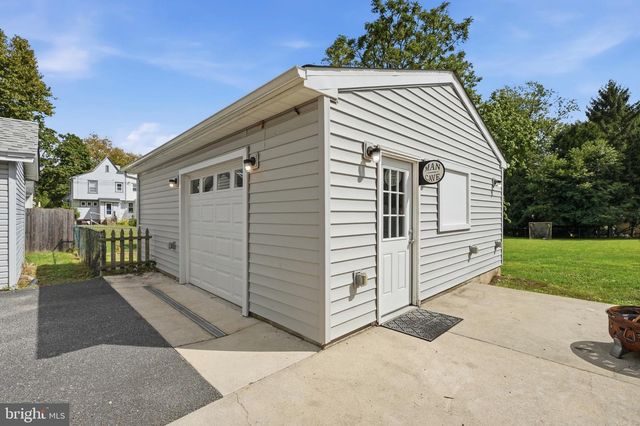 319 POWELL RD, Springfield, PA 19064