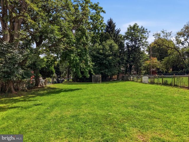 319 POWELL RD, Springfield, PA 19064